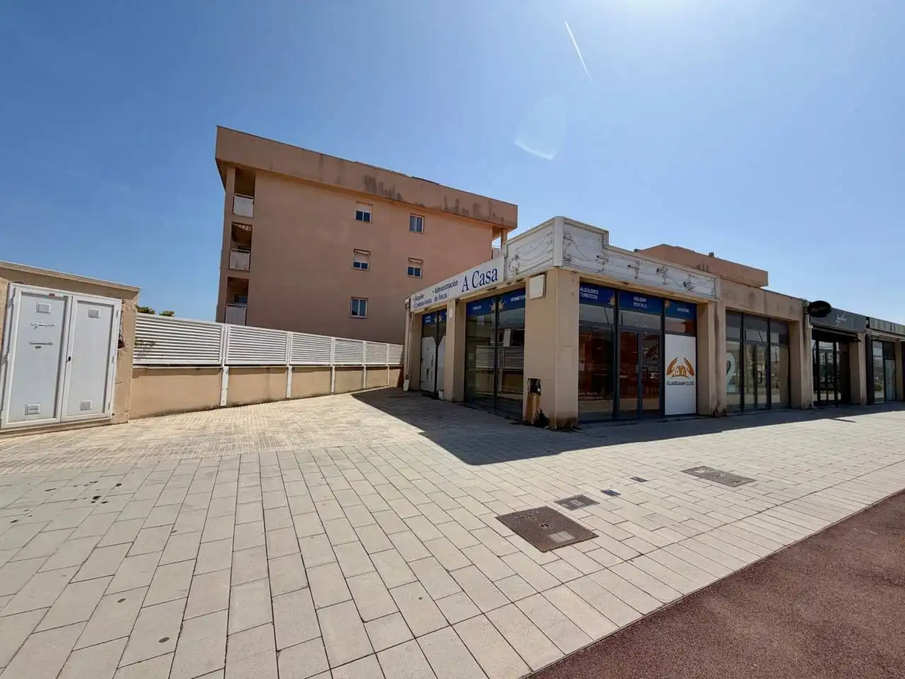 Vista exterior de Local de lloguer en Mont-roig del Camp