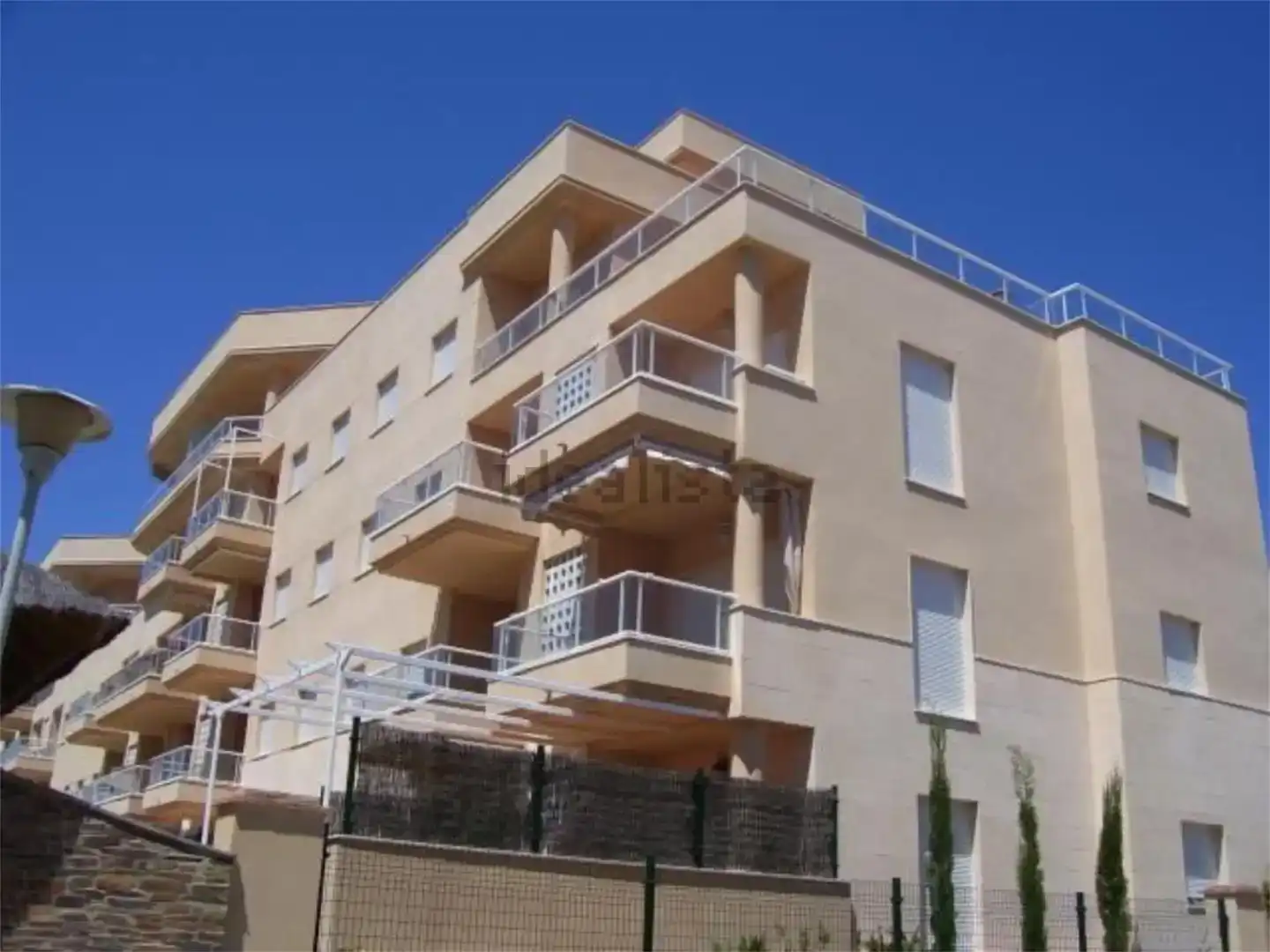 Außenansicht von Wohnung zur Miete in La Antilla mit Klimaanlage, Privatgarten und Parkett