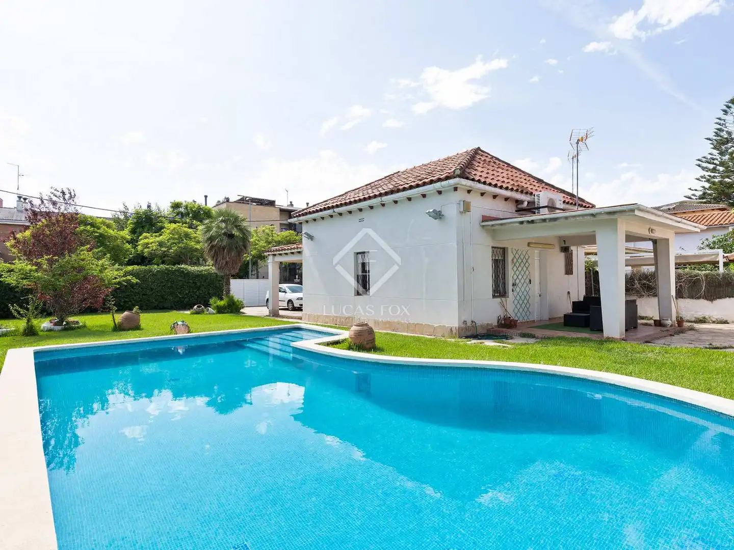 Detached house with pool for sale in Lluminetes
