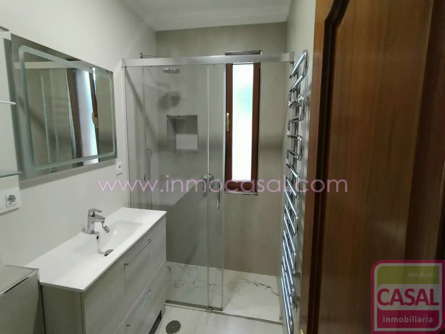 Bathroom of Flat for rent in Mieres (Asturias)  with Heating, Terrace and Storage room