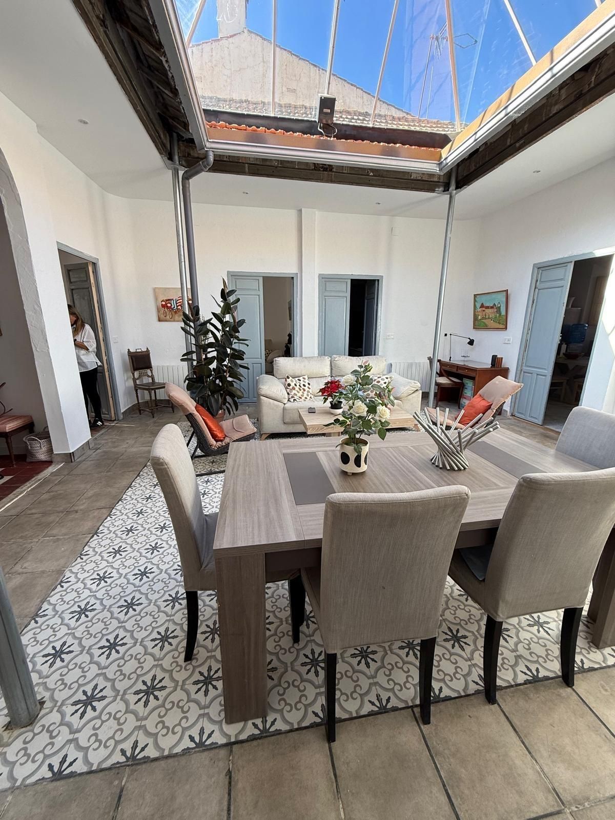 Menjador de Finca rústica en venda en Chimeneas amb Aire condicionat i Jardí privat