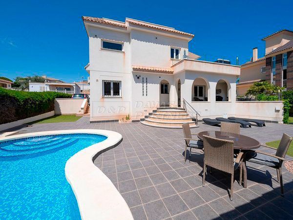Exterior view of House or chalet for sale in Orihuela  with Air Conditioner, Terrace and Swimming Pool