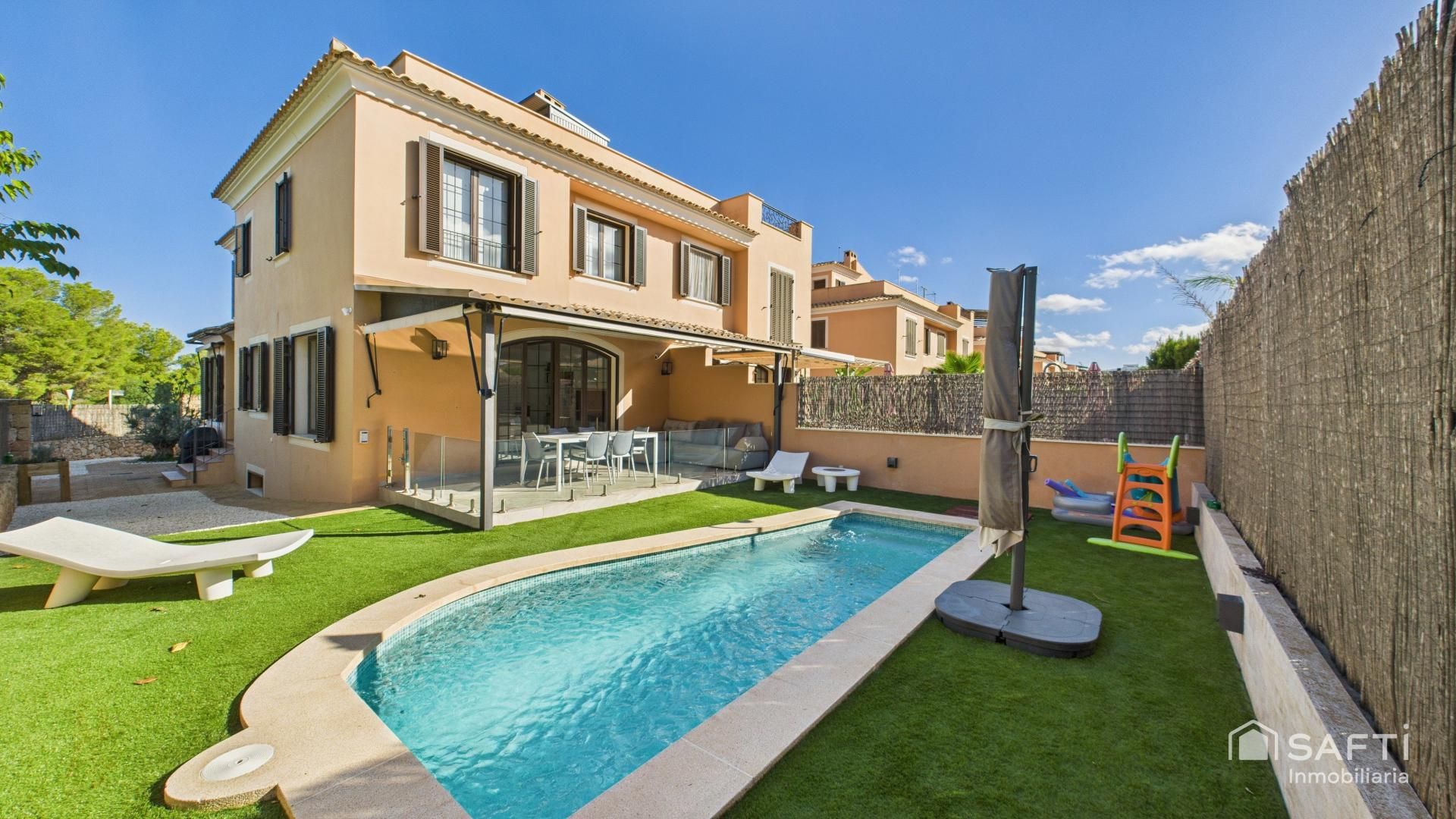 Vista exterior de Casa adosada en venda en Llucmajor amb Calefacció