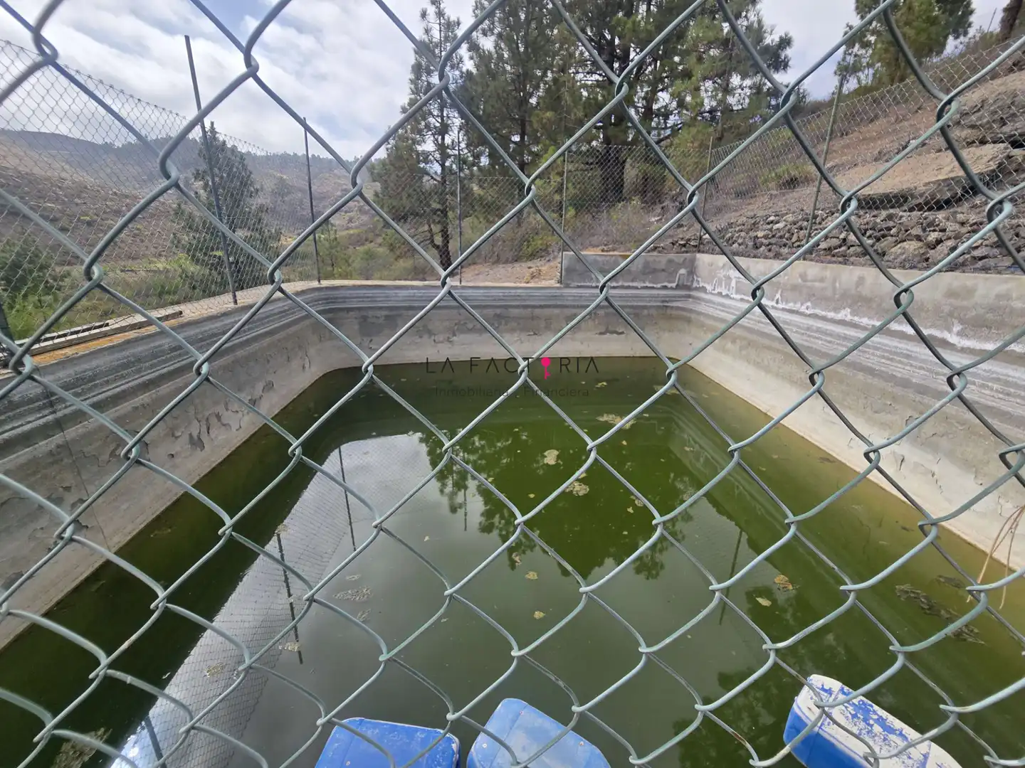 Piscina de Terreno en venta en Cruz de Tea