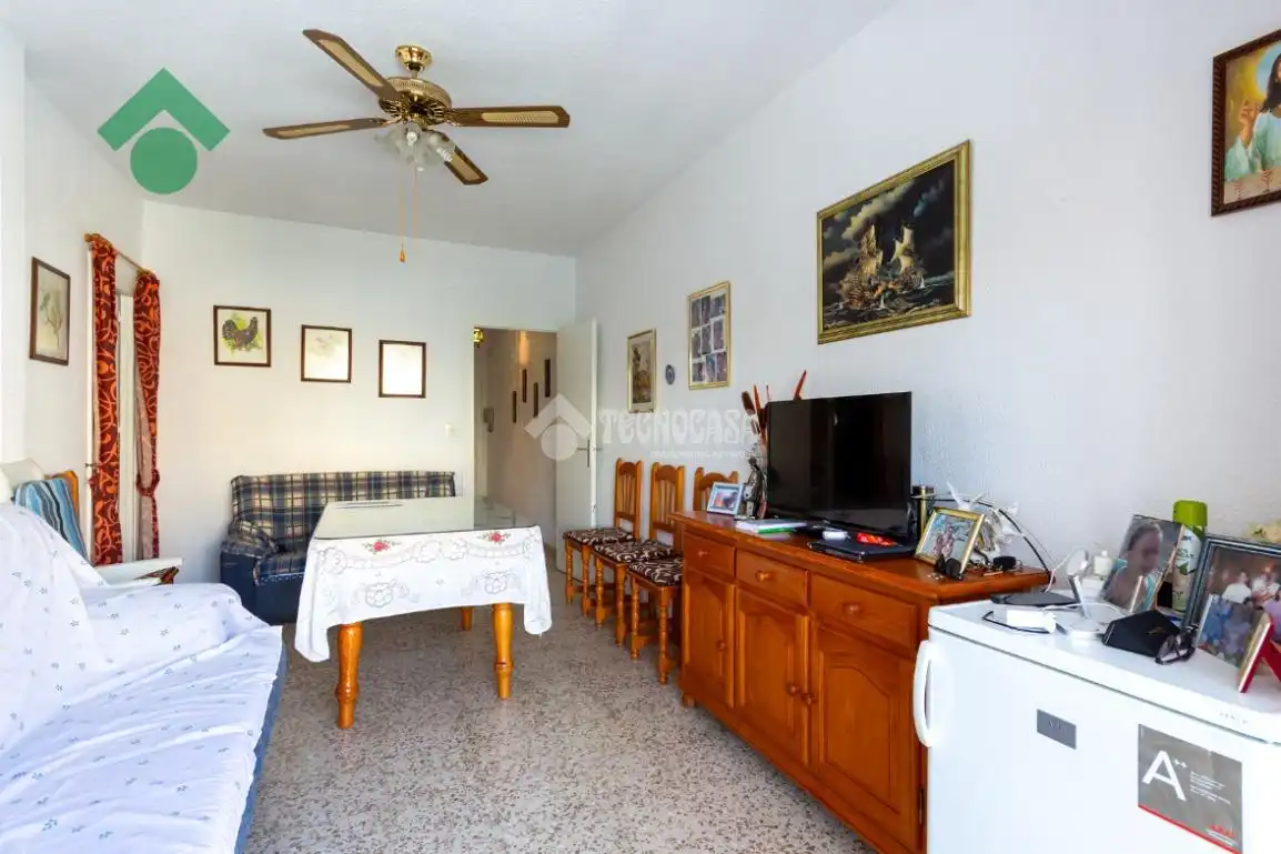 Living room of Flat for sale in Almuñécar  with Air Conditioner