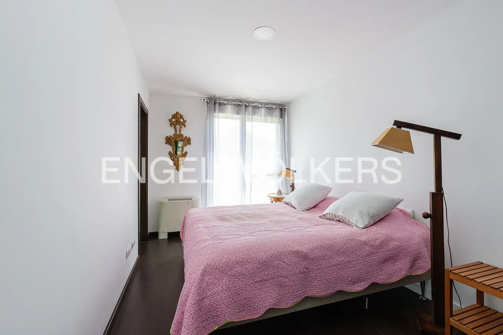 Habitación de Casa adosada en venta en Las Rozas de Madrid con Aire acondicionado, Calefacción y Jardín privado