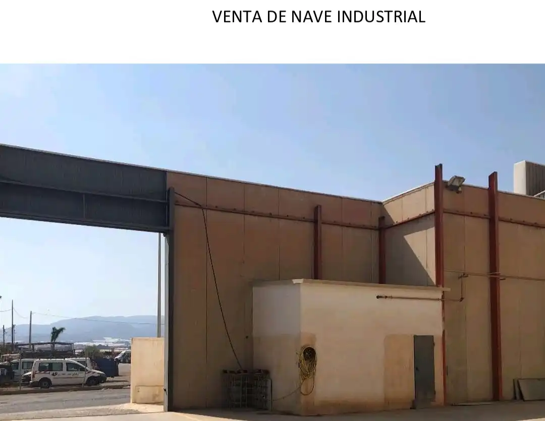 Nave industrial in vendita a Santa María del Águila, imagen 2
