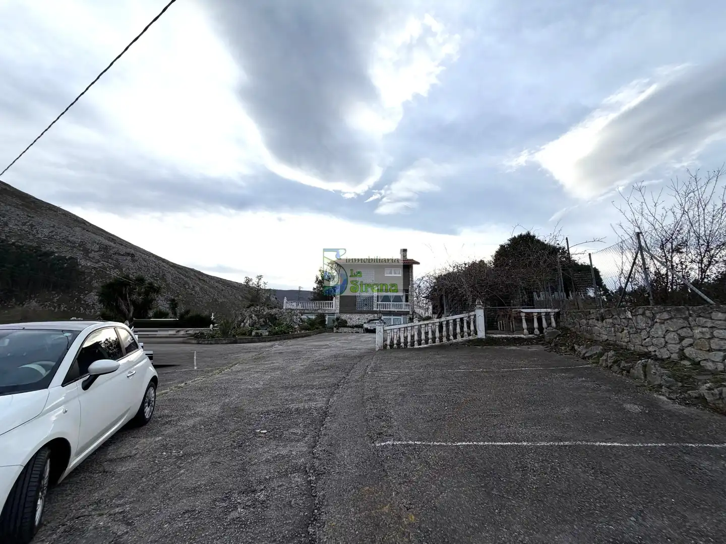 Parking de Casa o chalet en venta en Castro-Urdiales con Calefacción, Jardín privado y Terraza