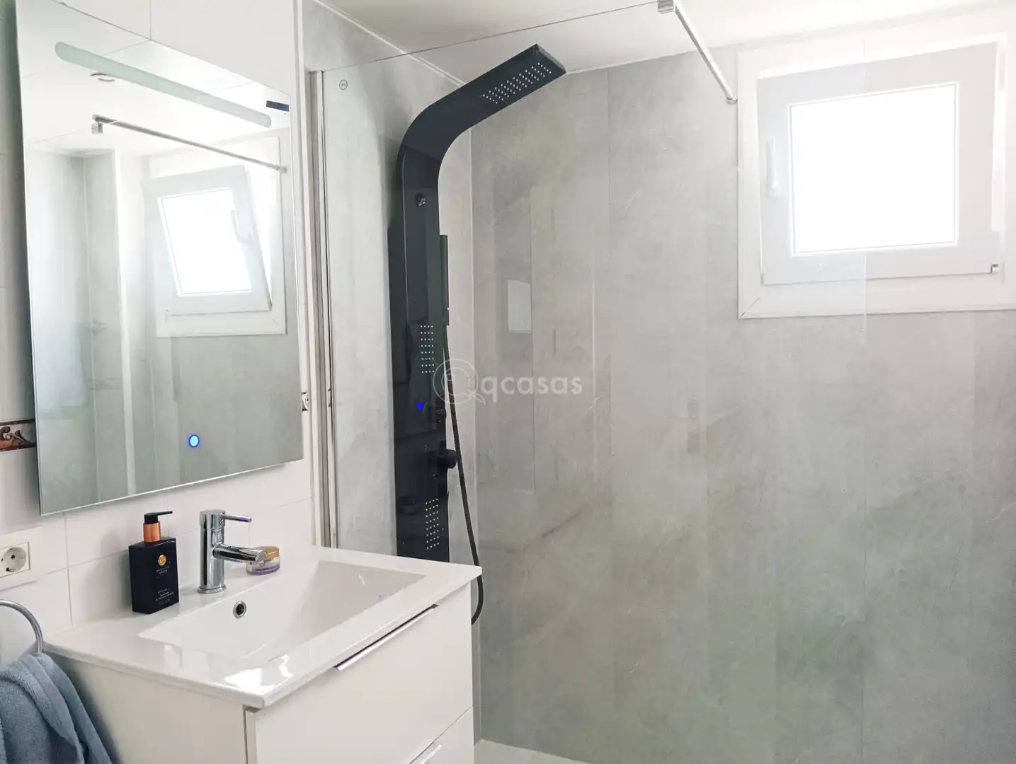 Baño de Apartamento en venta en Benalmádena con Aire acondicionado, Calefacción y Terraza