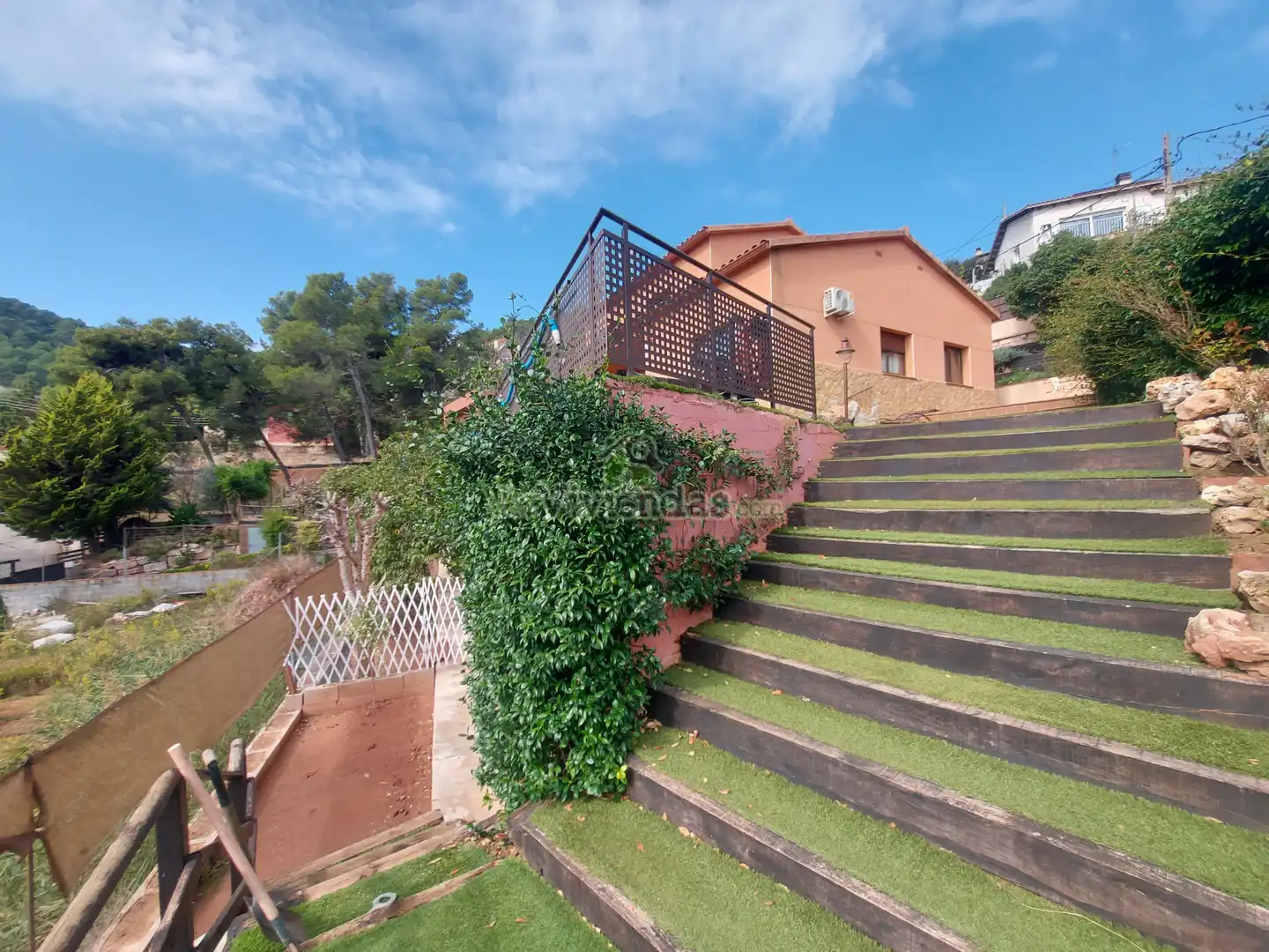 Vista exterior de Casa o xalet en venda en Corbera de Llobregat amb Aire condicionat, Calefacció i Jardí privat
