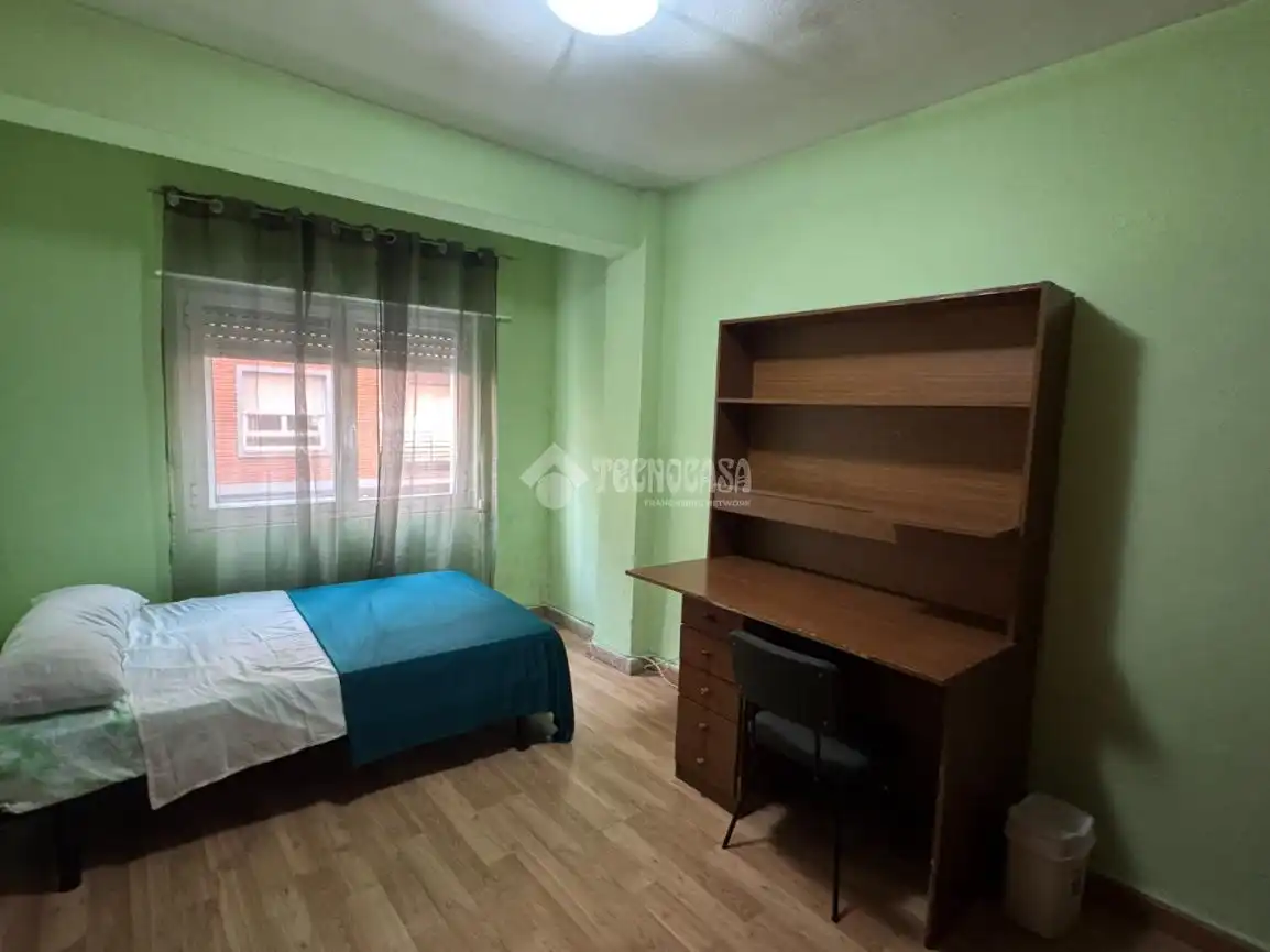 Schlafzimmer von Wohnung zur Miete in León Capital  mit Heizung und Parkett