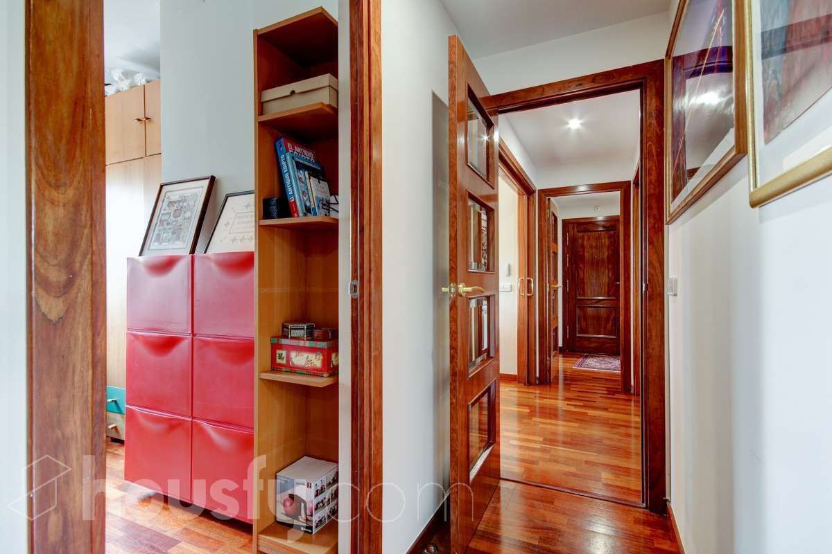 Flat for sale in Sant Cugat del Vallès  with Air Conditioner, Heating and Private garden