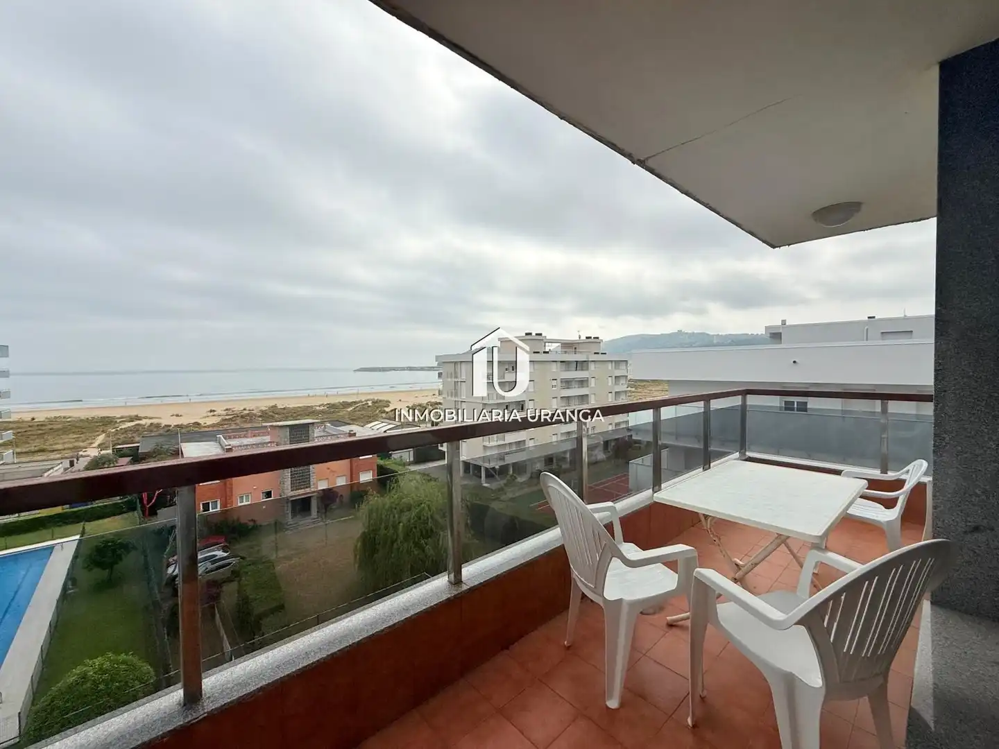 Terraza de Piso en venta en Laredo con Calefacción, Terraza y Trastero