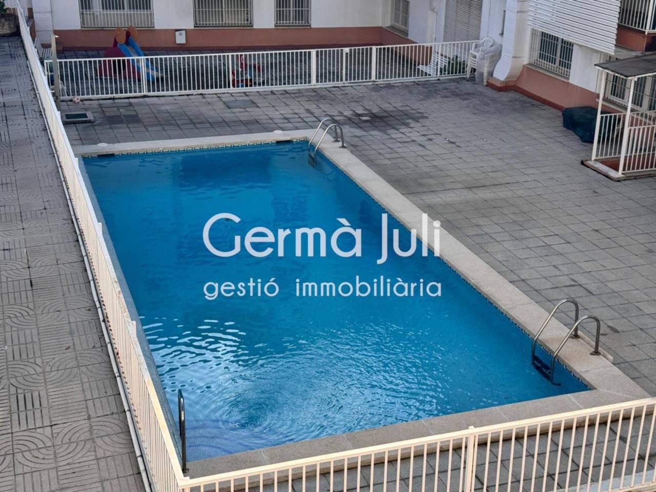 Swimming pool of Flat for sale in Badalona  with Air Conditioner, Parquet flooring and Balcony