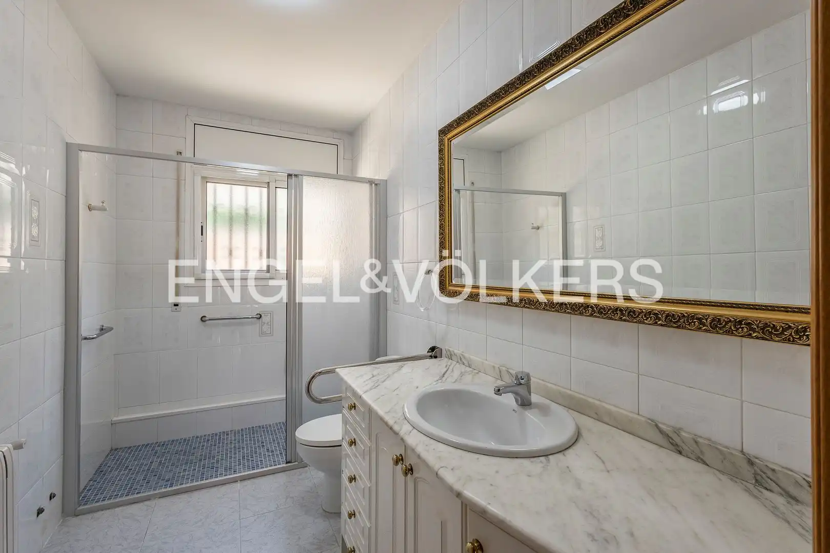 Baño de Casa o chalet de alquiler en Viladecans con Aire acondicionado, Calefacción y Jardín privado