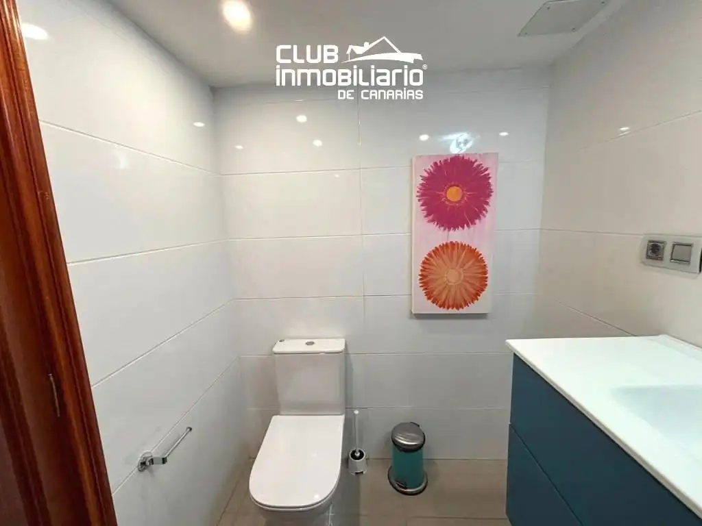 Bany de Pis de lloguer en Santa Cruz de Tenerife amb Aire condicionat, Terrassa i Balcó