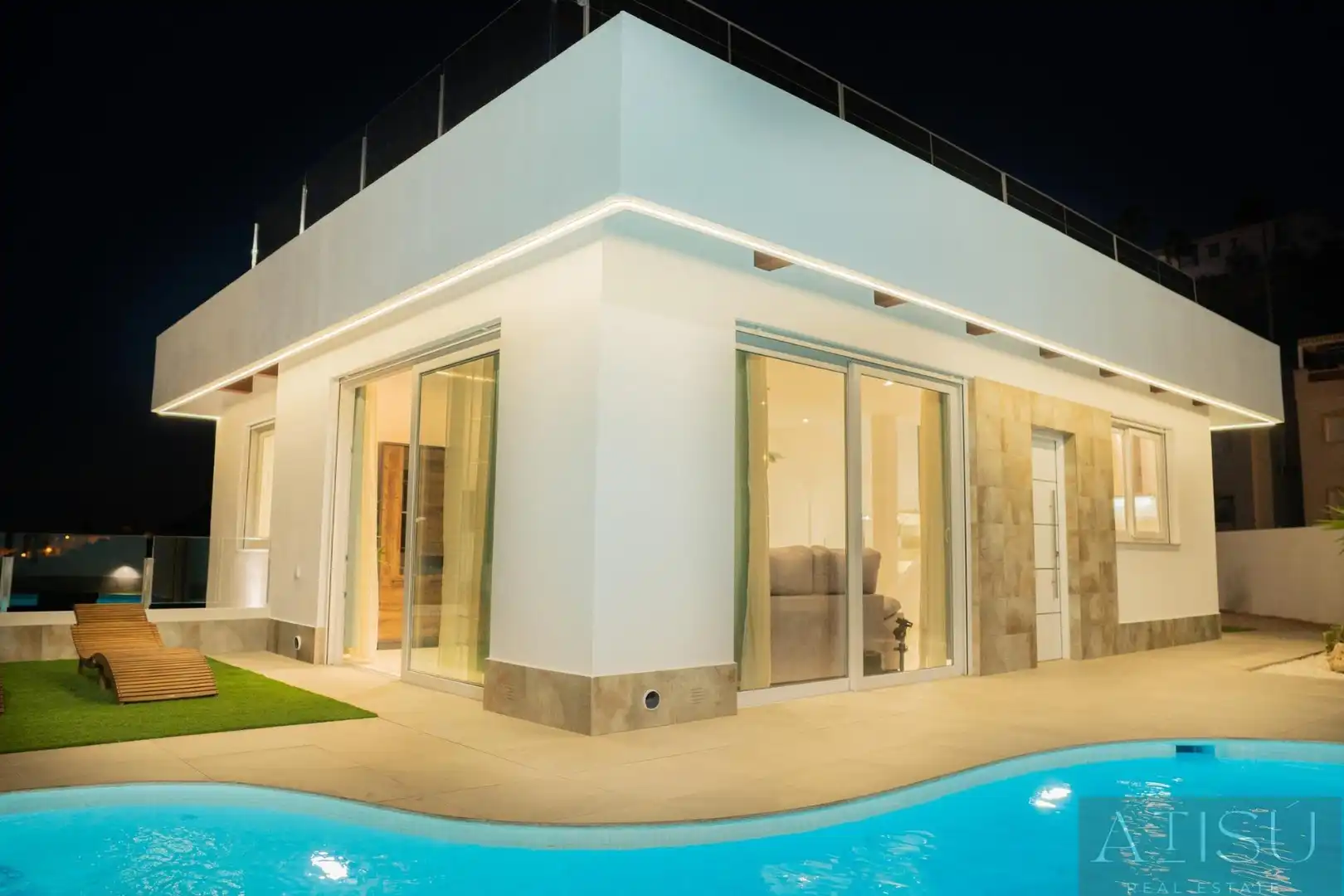 Chalet con piscina en venta en Rojales