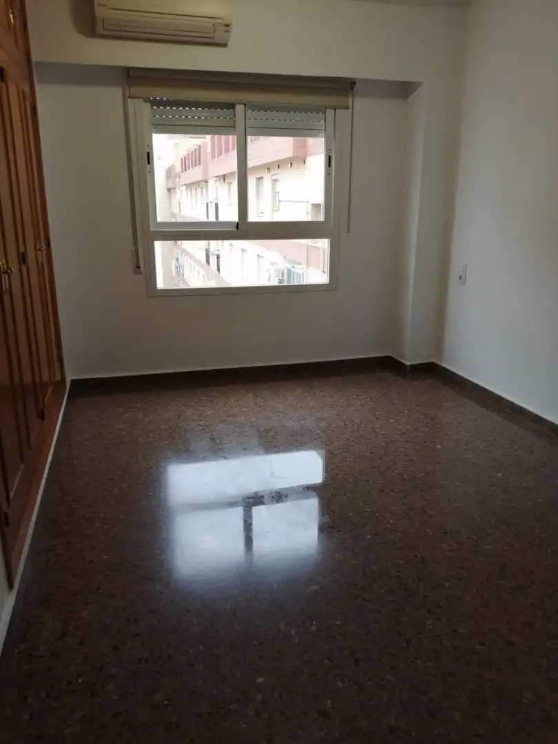 Bedroom of Flat for rent in Valencia  with Air Conditioner, Heating and Terrace