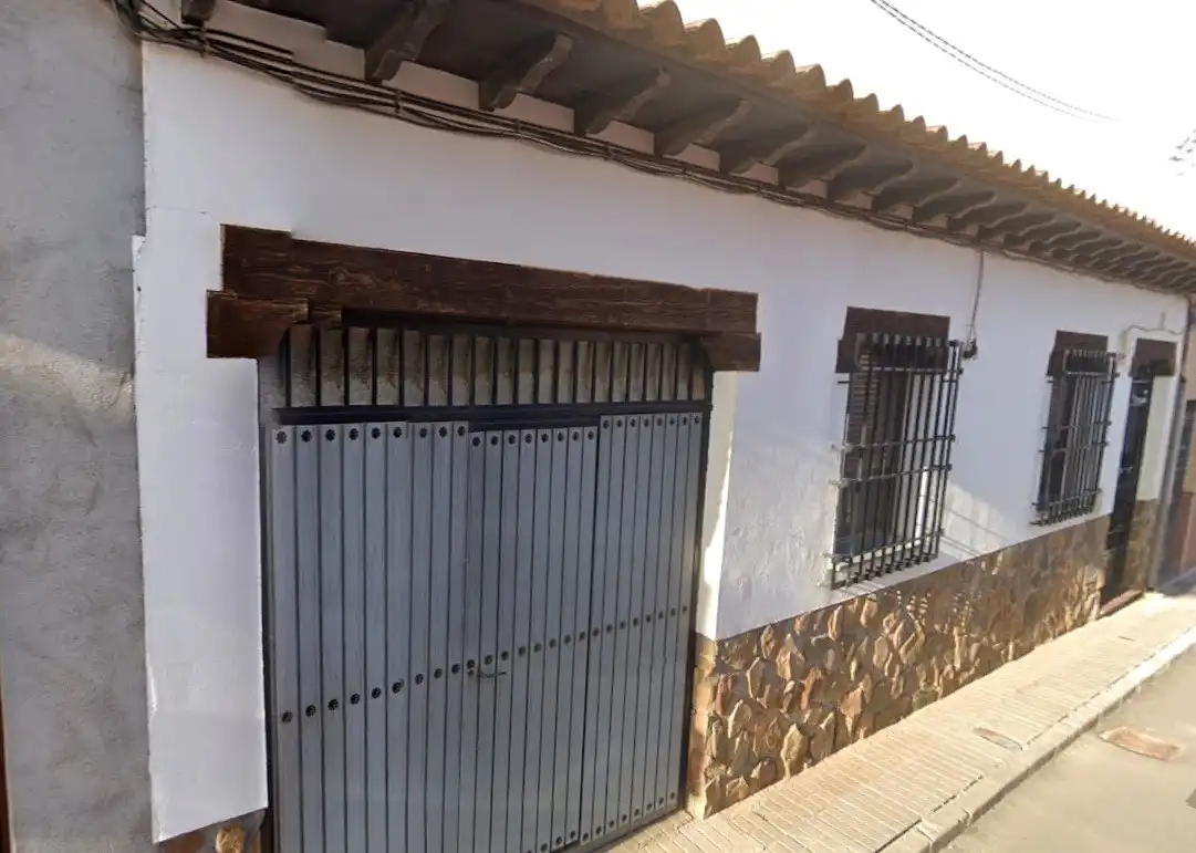 Exterior view of Houses for sale in Consuegra