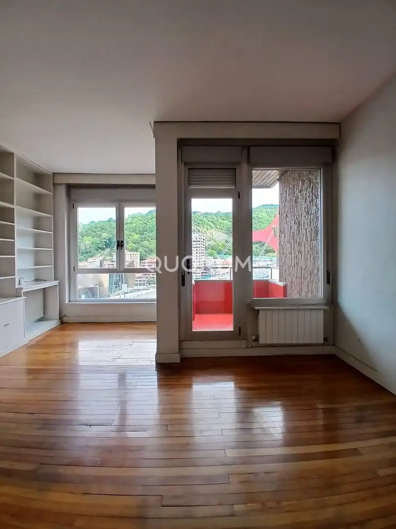 Sala d'estar de Pis en venda en Bilbao  amb Calefacció i Terrassa