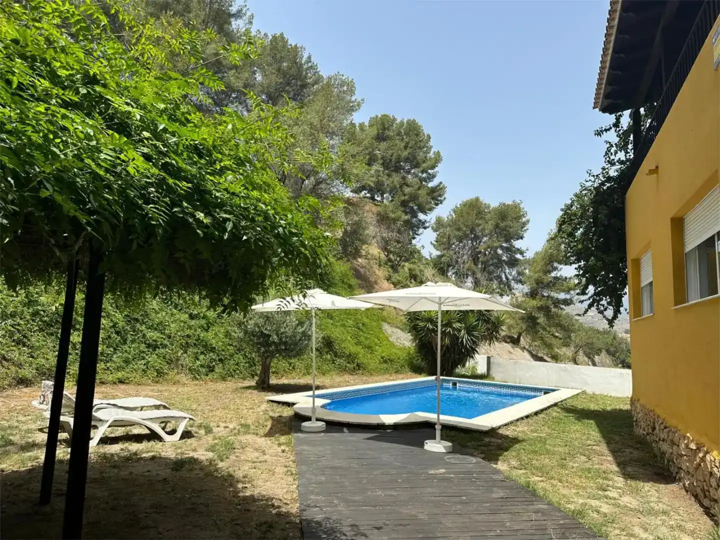 Schwimmbecken von Einfamilien-Reihenhaus zur Miete in Almuñécar mit Schwimmbad