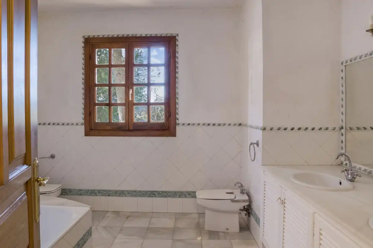 Baño de Casa o chalet en venta en Marbella con Terraza y Piscina