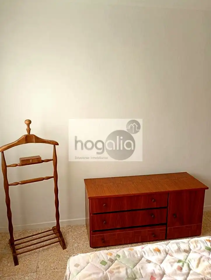 Habitación de Piso de alquiler en Sevilla con Terraza y Amueblado