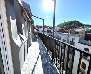 Exterior view of Attic for sale in Donostia - San Sebastián   with Heating, Terrace and Furnished