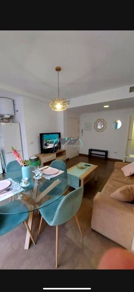 Sala d'estar de Pis de lloguer en Águilas amb Aire condicionat, Terrassa i Moblat