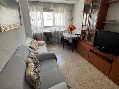 Living room of Flat to rent in Salamanca Capital  with Heating