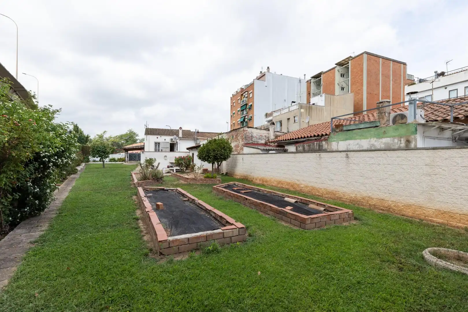 Jardí de Casa o xalet en venda en Montcada i Reixac amb Aire condicionat, Calefacció i Jardí privat