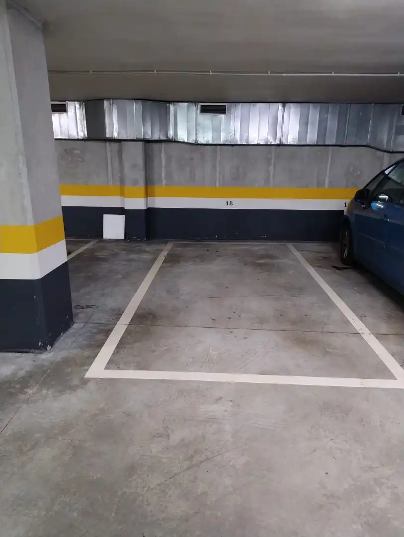 Parking of Flat for rent in Santiago de Compostela   with Heating, Storage room and Furnished