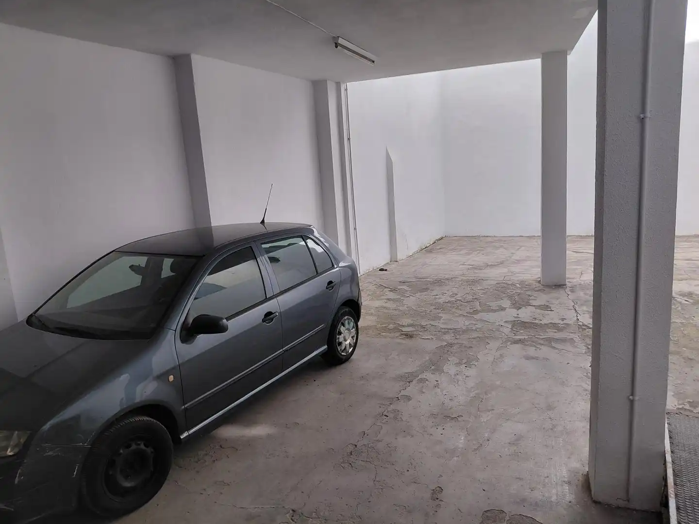 Parking of Flat for sale in Sevilla  with Air Conditioner, Heating and Storage room