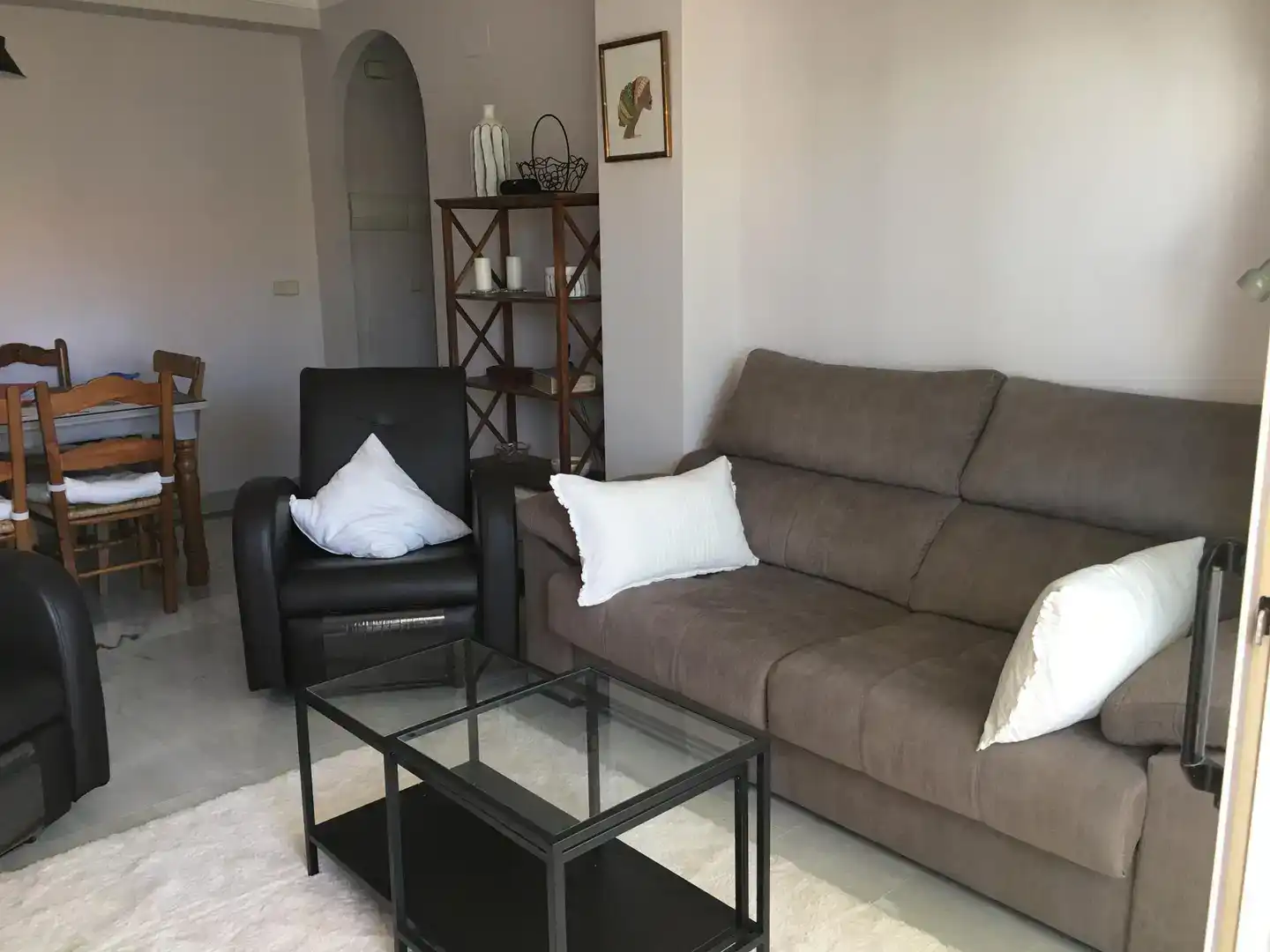 Wohnzimmer von Wohnung zur Miete in Rota mit Klimaanlage, Privatgarten und Schwimmbad