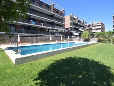 Duplex avec piscine à vendre à Cossetania