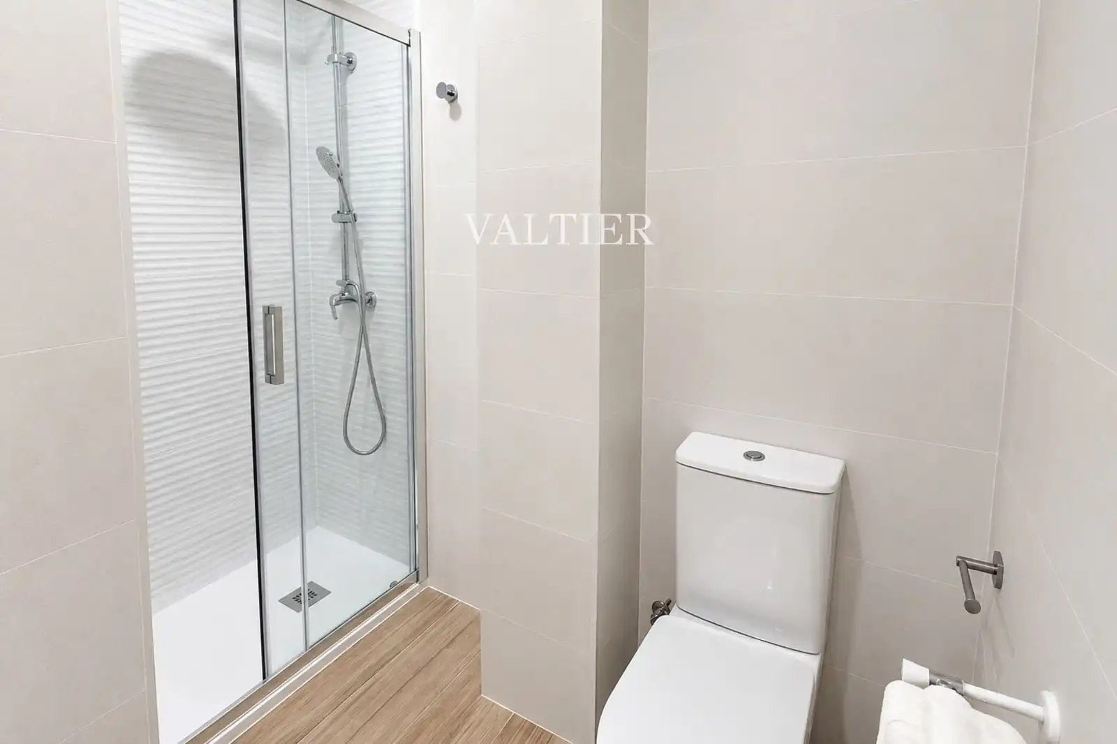Badezimmer von Wohnung zur Miete in Madrid mit Terrasse