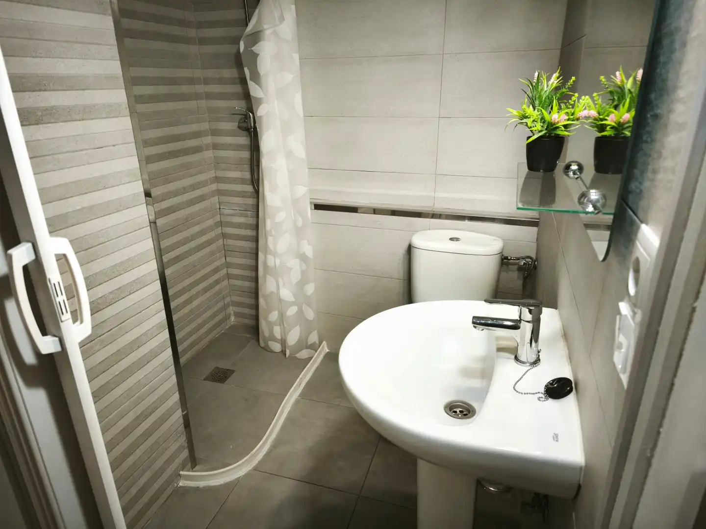 Bathroom of Flat for sale in Cangas   with Air Conditioner, Heating and Furnished