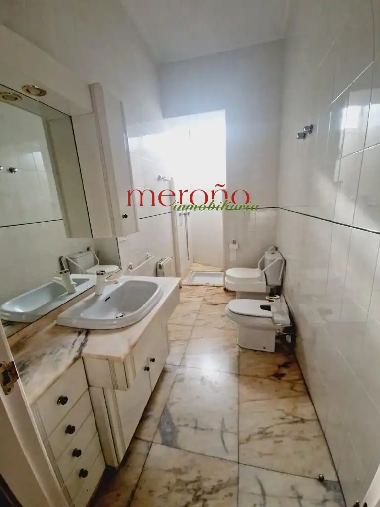 Bany de Planta baixa en venda en Elche / Elx amb Jardí privat, Parquet i Terrassa