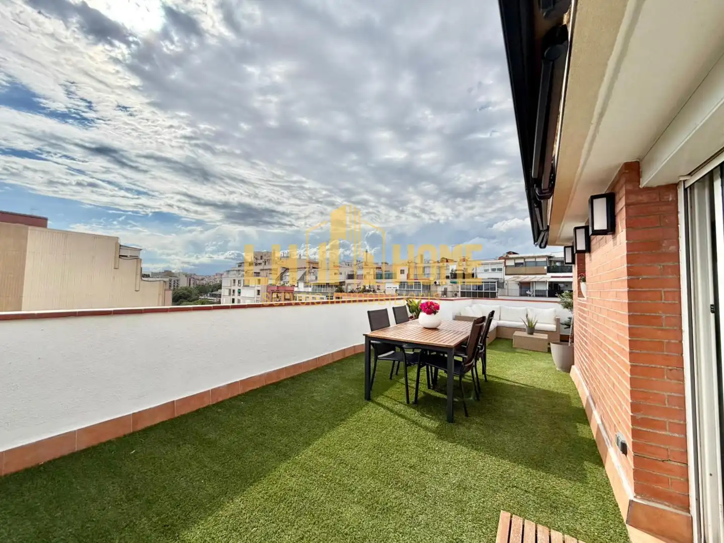 Terrassa de Àtic en venda en L'Hospitalet de Llobregat amb Aire condicionat, Calefacció i Parquet