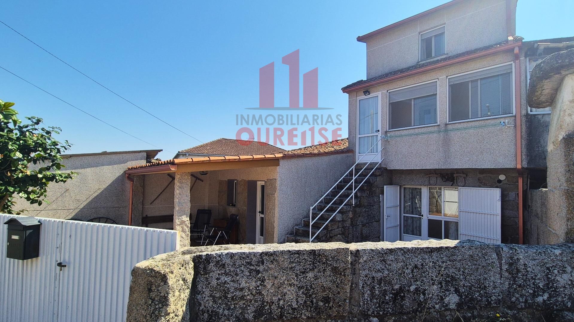 Vista exterior de Casa o xalet en venda en San Cibrao das Viñas
