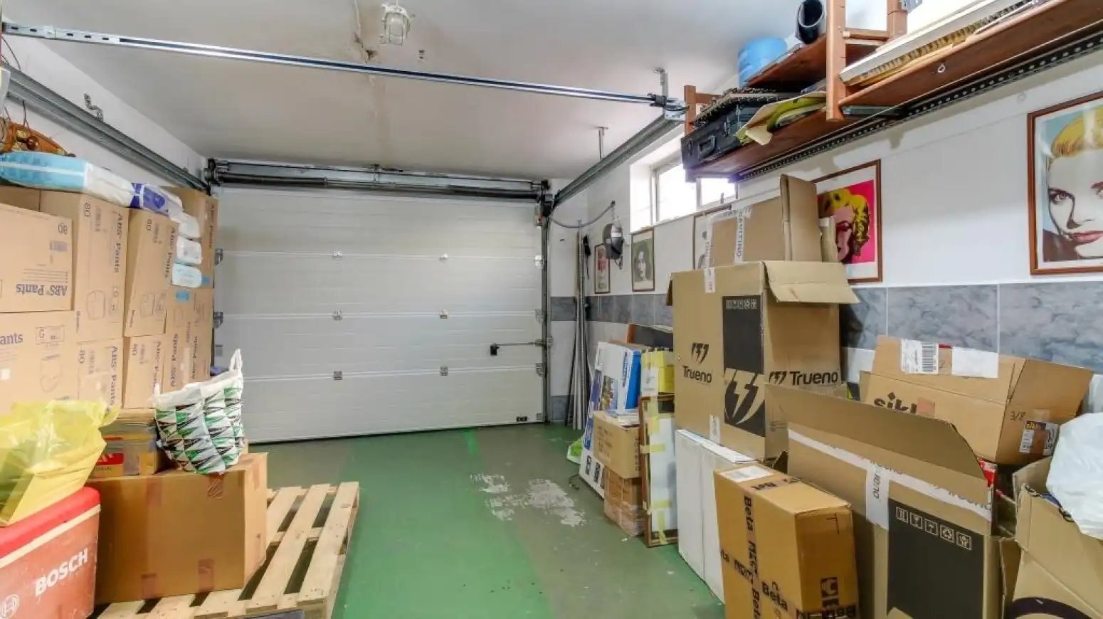 Einfamilien-Reihenhaus zum Verkauf in Salamanca mit Heizung, Privatgarten und Parkett
