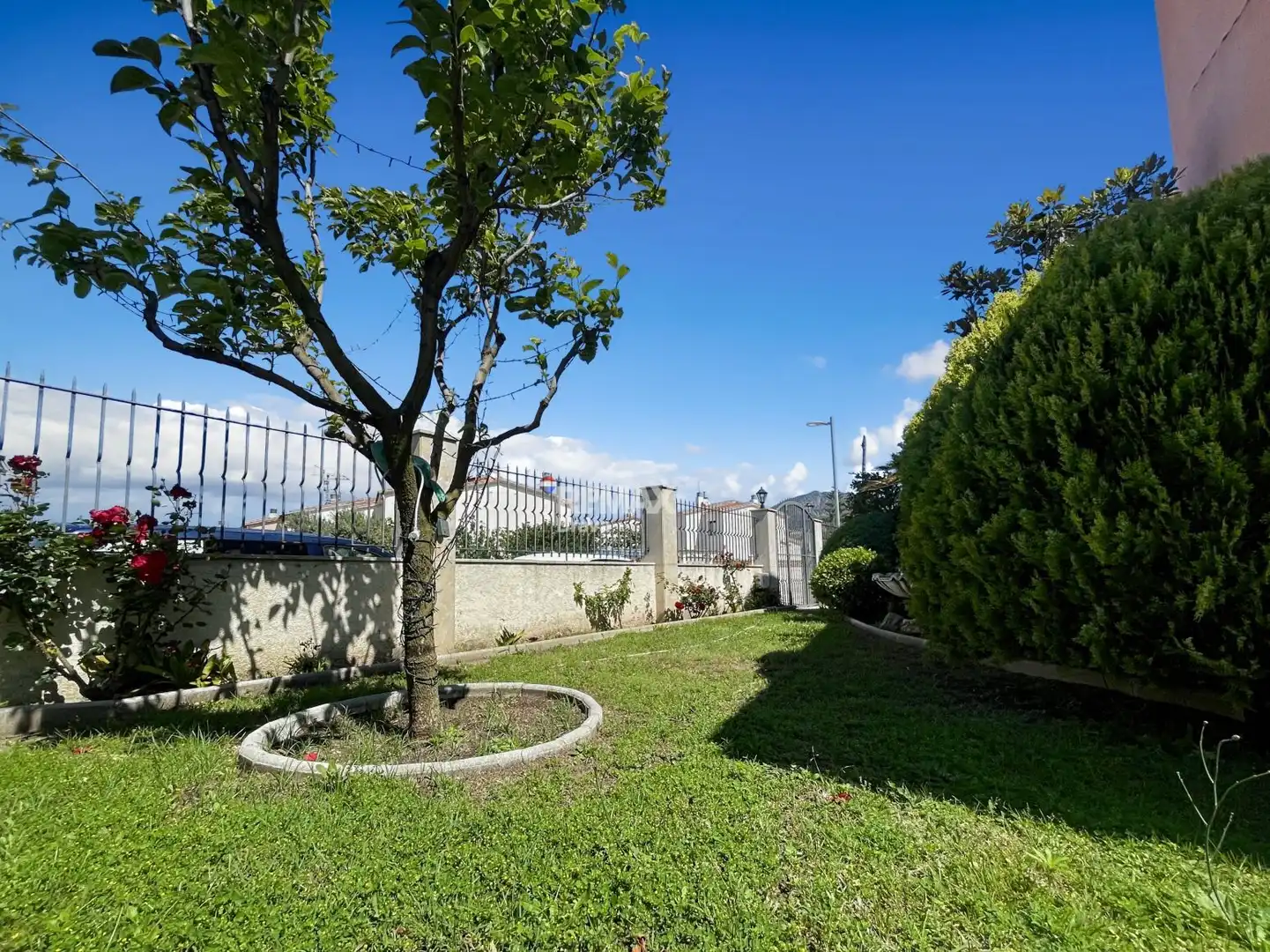 Jardí de Casa o xalet en venda en Roses amb Aire condicionat, Calefacció i Jardí privat