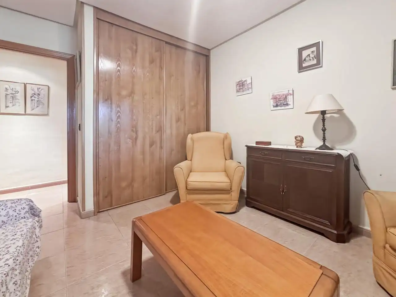 Sala d'estar de Casa o xalet en venda en Galapagar amb Calefacció, Jardí privat i Parquet