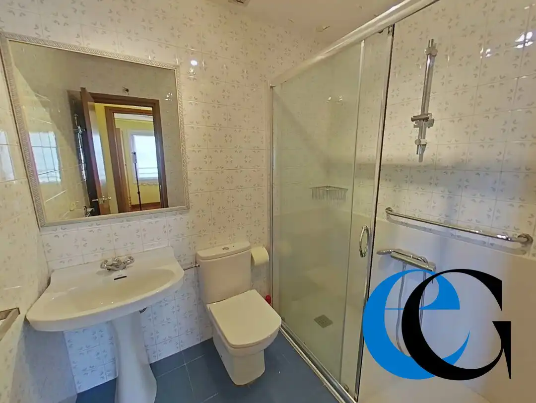 Bathroom of Flat for sale in Zarautz  with Storage room and Furnished