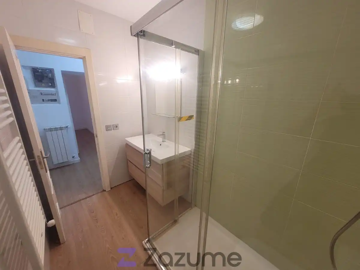 Badezimmer von Wohnung zur Miete in Segovia mit Heizung, Parkett und Möbliert