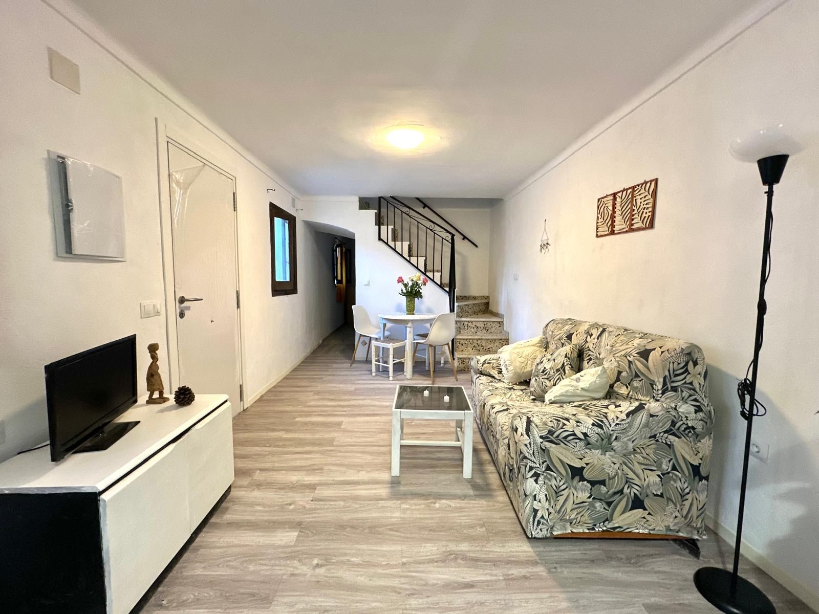 Sala d'estar de Casa o xalet en venda en Algarrobo amb Moblat