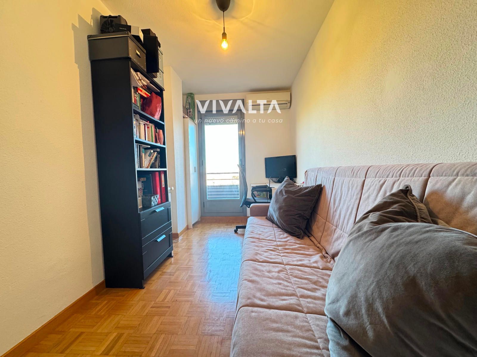Bedroom of Flat for sale in  Madrid Capital  with Air Conditioner, Heating and Storage room