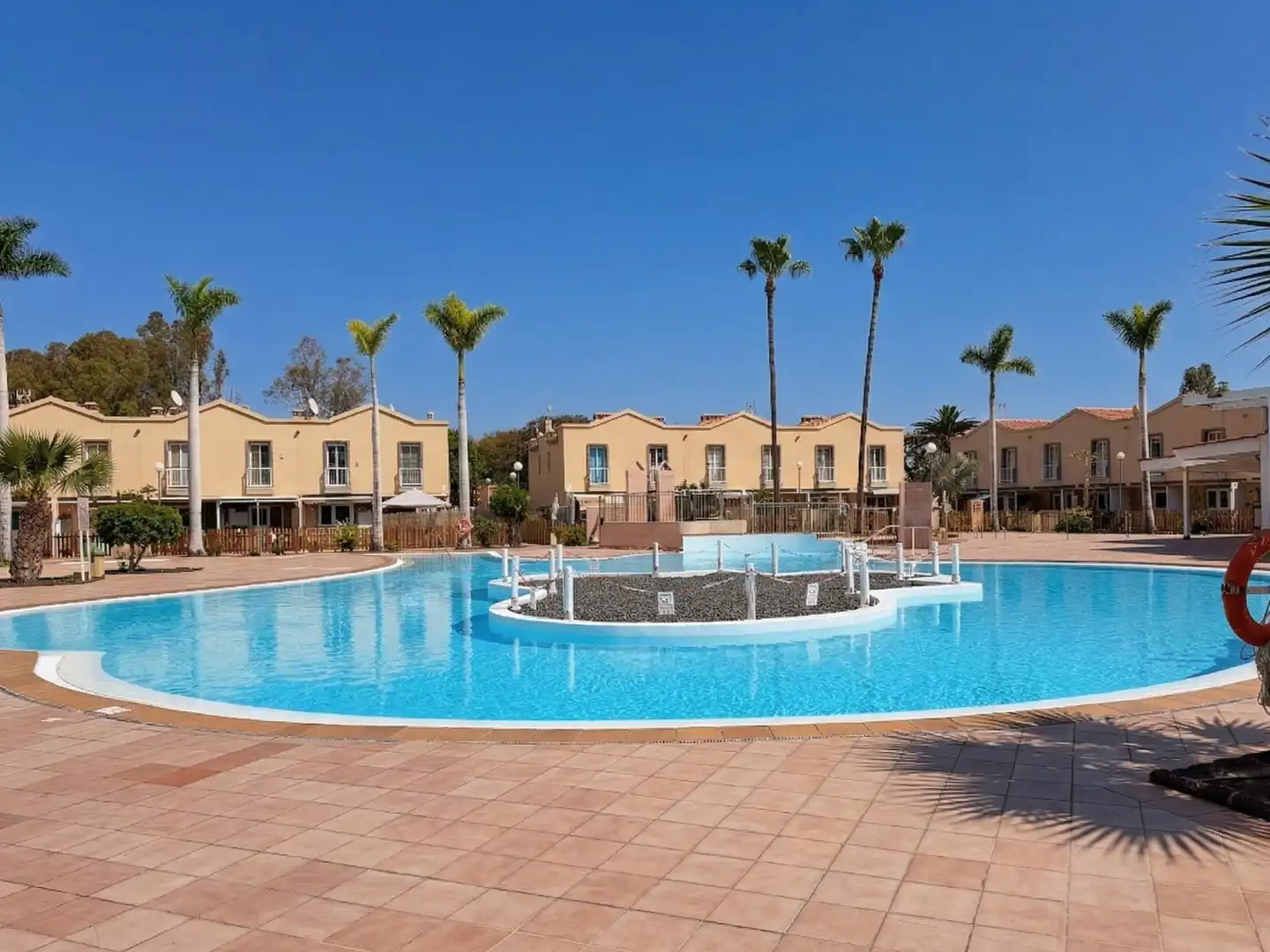 Piscina de Dúplex en venta en San Bartolomé de Tirajana con Jardín privado, Terraza y Amueblado