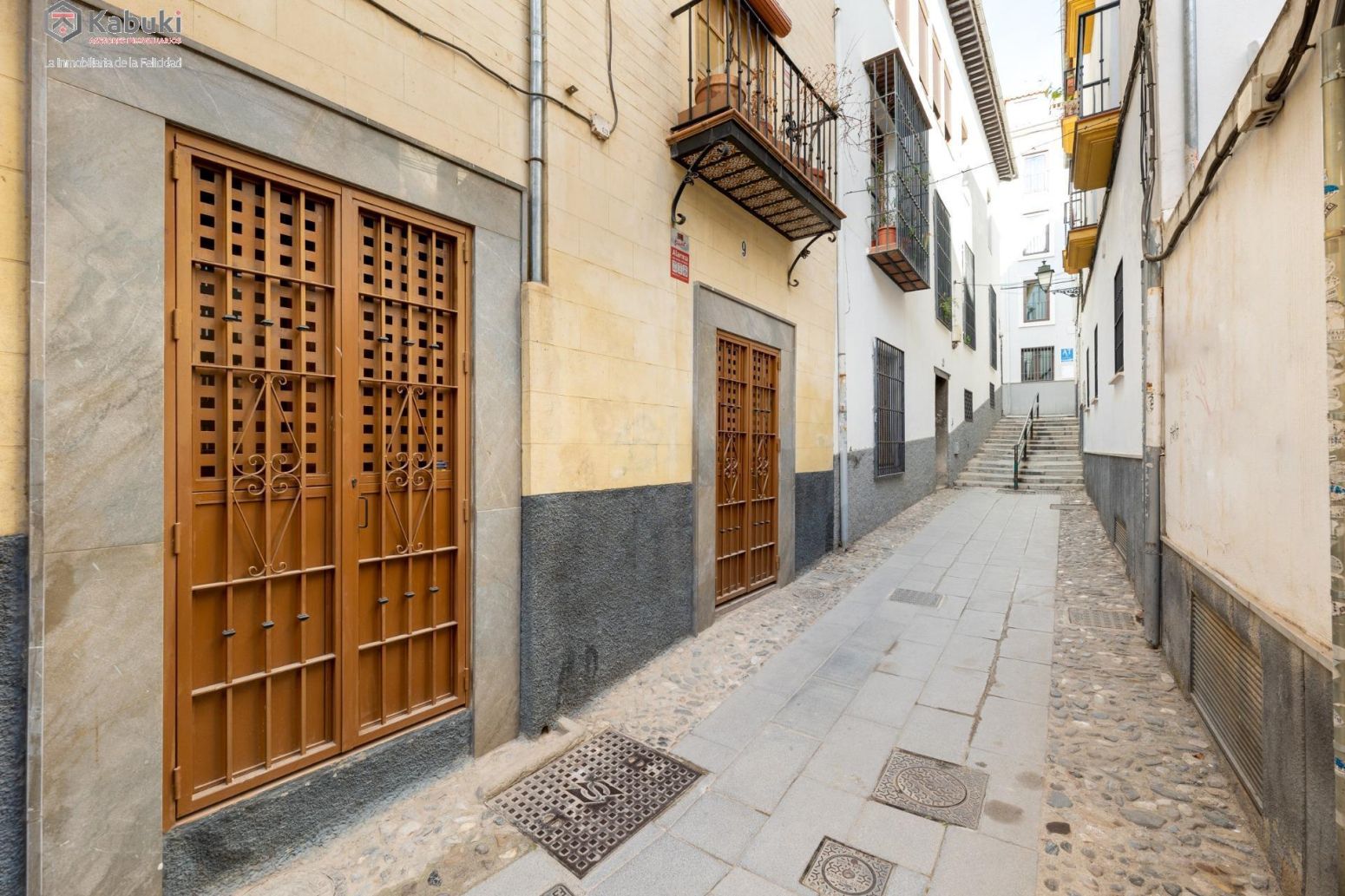 Exterior view of Single-family semi-detached for sale in  Granada Capital  with Terrace and Storage room