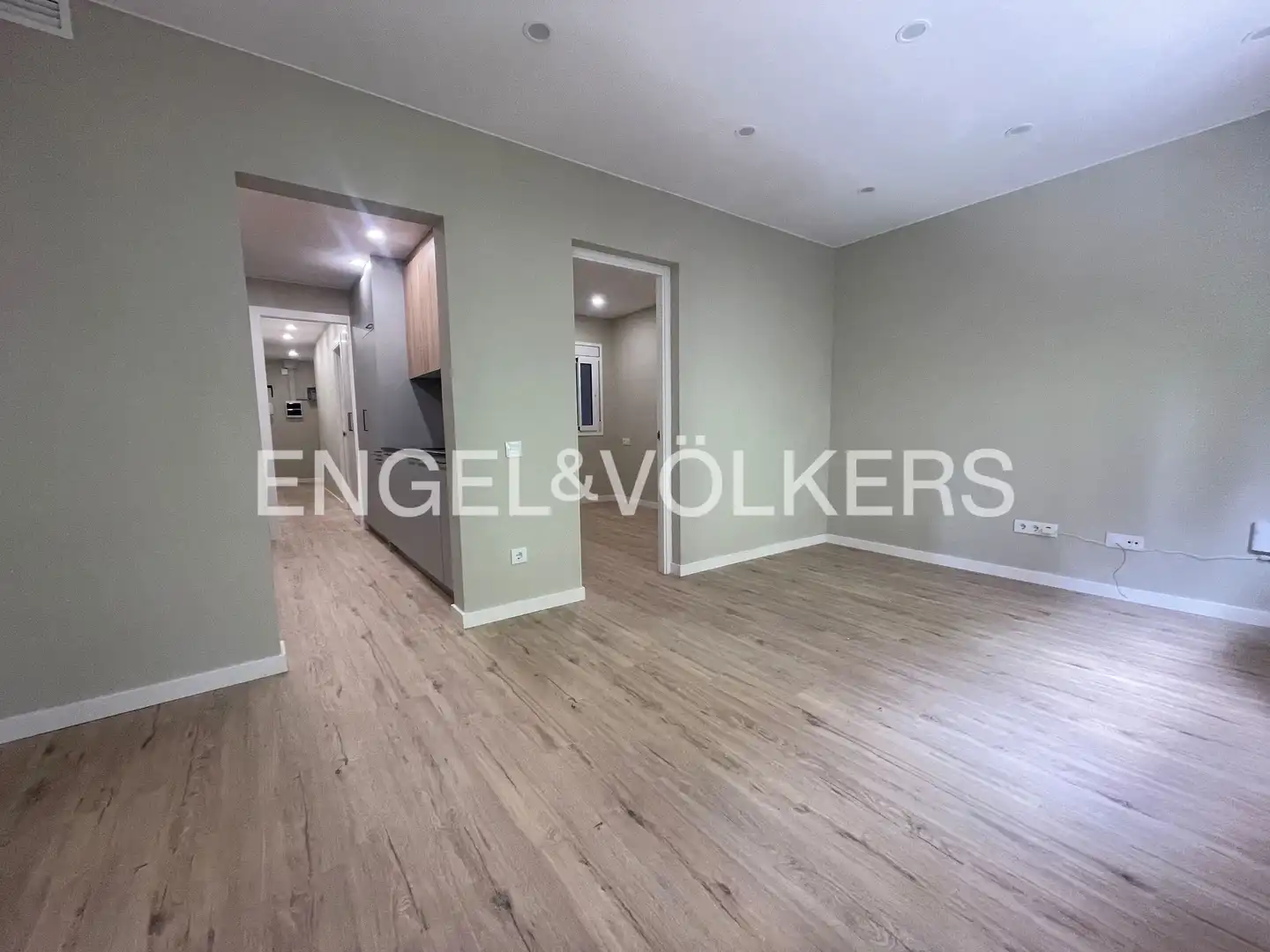 Wohnung zum Verkauf in  Barcelona Capital mit Klimaanlage, Heizung und Parkett